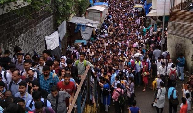The overcrowded lane outside Lower Parel station on Tuesday. (Anshuman Poyrekar/HT Photo) The overcrowded lane outside Lower Parel station on Tuesday. (Anshuman Poyrekar/HT Photo)