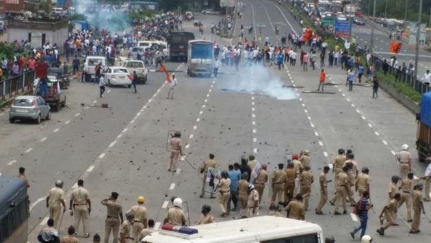 The scene on Sion-Panvel highway in Kalamboli on Wednesday.(Bachchan Kumar)