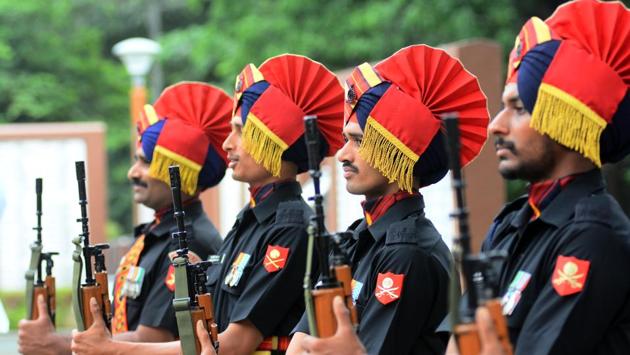 The Kargil conflict was one of the fiercest wars fought by India. Under Operation Vijay, Indian government mobilised two lakh troops. (SHANKAR NARAYAN/HT PHOTo)