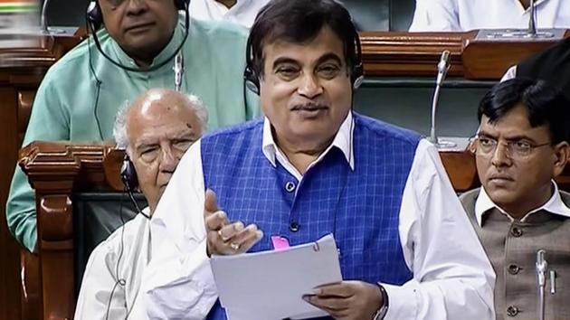 Transport minister Nitin Gadkari may call a meeting next week with Opposition members to hammer out differences in the Motor Vehicles (Amendment) Bill.(PTI)
