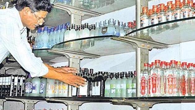 The highest percentage of alcohol consumers were from the age group of 30-49 years, with 72% males and 28% females struggling with this vice, found the report. (HT/Photo for representation) The highest percentage of alcohol consumers were from the age group of 30-49 years, with 72% males and 28% females struggling with this vice, found the report. (HT/Photo for representation)