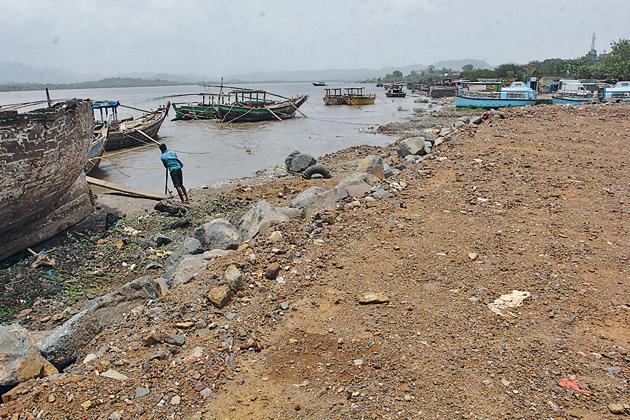 Work on Gaimukh creek beautification had started. The petitioners had said that the project will destroy mangroves and other plants in the area. (Praful Gangurde/HT PHOTO) Work on Gaimukh creek beautification had started. The petitioners had said that the project will destroy mangroves and other plants in the area. (Praful Gangurde/HT PHOTO)