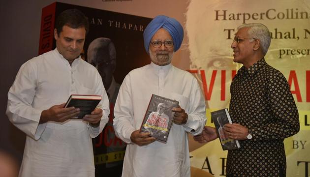 (LtoR) Congress president Rahul Gandhi and ex-PM Manmohan Singh at Karan Thapar’s book launch.