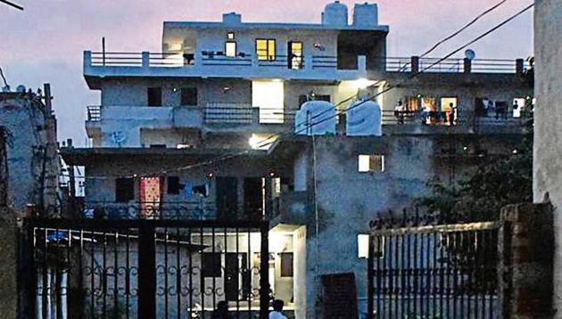 A view of the house in Saraswati Enclave where the man killed his wife with her ‘chunni’ after an altercation. (HT Photo/Yogendra Kumar) A view of the house in Saraswati Enclave where the man killed his wife with her ‘chunni’ after an altercation. (HT Photo/Yogendra Kumar)