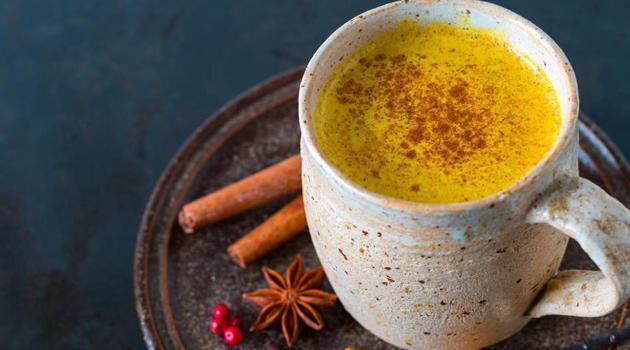 Turmeric tea can boost metabolism and promote weight loss.(Shutterstock)