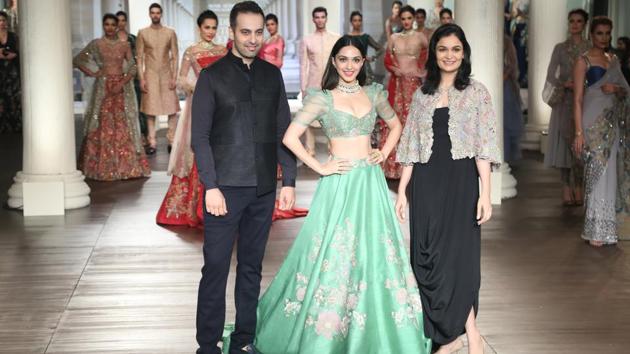 Shyamal and Bhumika gave traditional silhouette a modern makeover with their showstopper Kiara Advani’s seafoam green lehenga. (Amal KS/HT Photo) Shyamal and Bhumika gave traditional silhouette a modern makeover with their showstopper Kiara Advani’s seafoam green lehenga. (Amal KS/HT Photo)