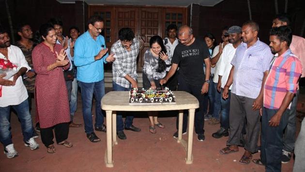 Jyothika wrapped up shooting for the remake of Tumhari Sulu titled Kaatrin Mozhi. Jyothika wrapped up shooting for the remake of Tumhari Sulu titled Kaatrin Mozhi.