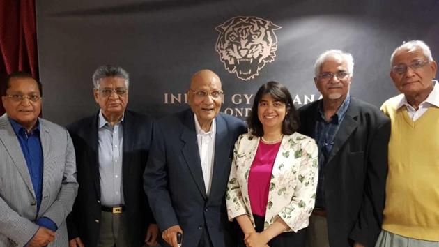Labour MP Seema Malhotra with senior Indian community leaders closely associated with the Indian Gymkhana in west London: (from left) Rami Ranger, Joginder Sanger, Swraj Paul, Nat Puri and SK Soni at a meeting in the club on Sunday. (HT Photo) Labour MP Seema Malhotra with senior Indian community leaders closely associated with the Indian Gymkhana in west London: (from left) Rami Ranger, Joginder Sanger, Swraj Paul, Nat Puri and SK Soni at a meeting in the club on Sunday. (HT Photo)