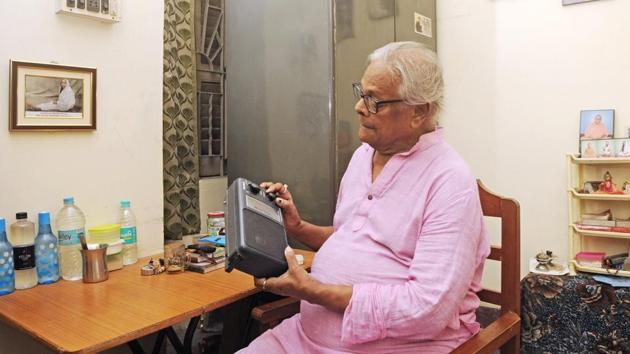 Bhaduri has little contact with the outside world, save the radio. He misses his fellow actors, and friends most of whom are dead. He said, “I don’t talk to anyone, and don’t make new friends – what if they don’t recognise me, or refuse to acknowledge me?” (Samir Jana / HT Photo) Bhaduri has little contact with the outside world, save the radio. He misses his fellow actors, and friends most of whom are dead. He said, “I don’t talk to anyone, and don’t make new friends – what if they don’t recognise me, or refuse to acknowledge me?” (Samir Jana / HT Photo)