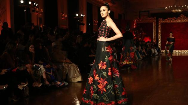 At ICW 2018 finale, even when Rohit Bal’s lehengas, anrkalis and long jackets were in monochromes, they were sensual in their confidence.(Amal KS/HT Photo)