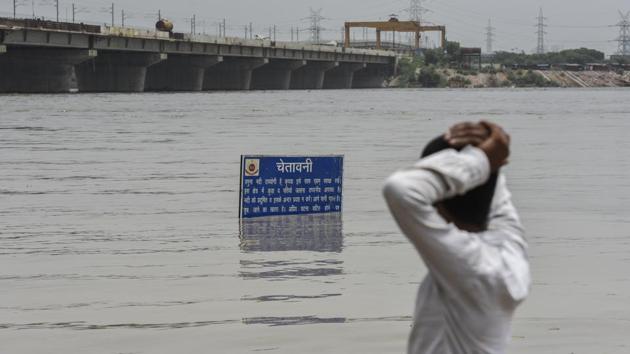 Delhi chief minister Arvind Kejriwal said on Monday transport minister Kailash Gehlot will visit people evacuated from low-lying areas of the city after the water level in the Yamuna river breached the danger amid criticism that his government was not doing enough for the displaced. Officials said 3,000 people were moved to makeshift camps and traffic was suspended on the Old Yamuna Bridge on Sunday. (Burhaan Kinu / HT Photo) Delhi chief minister Arvind Kejriwal said on Monday transport minister Kailash Gehlot will visit people evacuated from low-lying areas of the city after the water level in the Yamuna river breached the danger amid criticism that his government was not doing enough for the displaced. Officials said 3,000 people were moved to makeshift camps and traffic was suspended on the Old Yamuna Bridge on Sunday. (Burhaan Kinu / HT Photo)