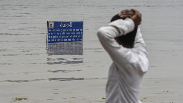 On Tuesday night, the water level of the river in Delhi was recorded at 206.05 meters with the danger mark being 204.83 metres. According to Delhi Disaster Management Authority , the highest water level recorded at Old Yamuna Bridge was 207.49 metres in 1978. (Burhaan Kinu / HT Photo) On Tuesday night, the water level of the river in Delhi was recorded at 206.05 meters with the danger mark being 204.83 metres. According to Delhi Disaster Management Authority , the highest water level recorded at Old Yamuna Bridge was 207.49 metres in 1978. (Burhaan Kinu / HT Photo)
