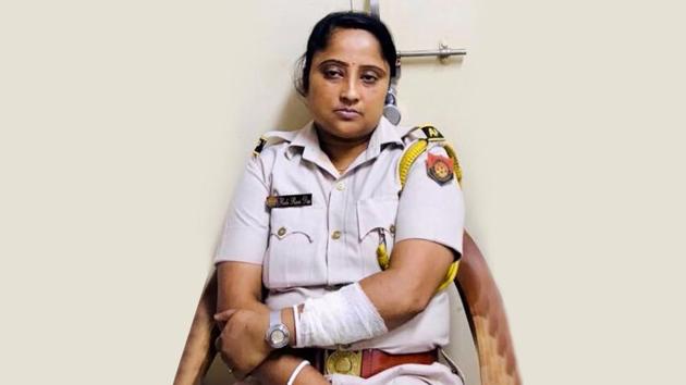 Constable Rubi Rani Das was among the police who detained Trinamool Congress leaders.(ANI photo)