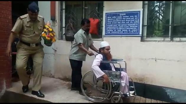 The new ramp has been constructed near the main door of the entrance of the Pune police commissionerate. (HT VIDEO GRAB) The new ramp has been constructed near the main door of the entrance of the Pune police commissionerate. (HT VIDEO GRAB)
