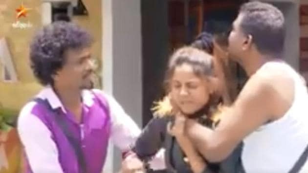 Bigg Boss 2 Tamil, episode 47: Aishwarya was choked by Ponnambalam. Bigg Boss 2 Tamil, episode 47: Aishwarya was choked by Ponnambalam.