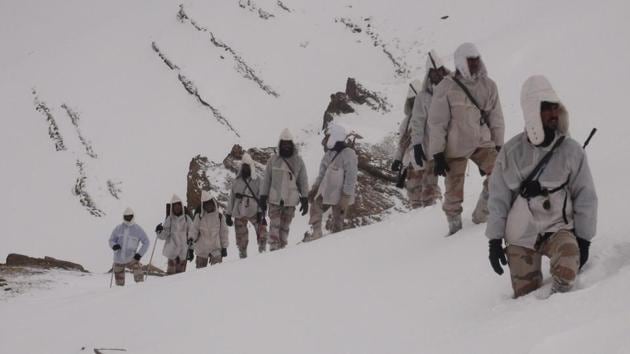 ITBP personnel patrol at Indo China border in Uttarakhand.(Photo courtesy: ITBP) ITBP personnel patrol at Indo China border in Uttarakhand.(Photo courtesy: ITBP)