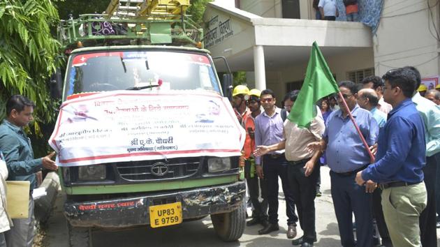 The vehicles will respond to calls received on the centralised helpline number 1912 or complaints made to the electricity department in Ghaziabad. (Sakib Ali/HT File Photo) The vehicles will respond to calls received on the centralised helpline number 1912 or complaints made to the electricity department in Ghaziabad. (Sakib Ali/HT File Photo)