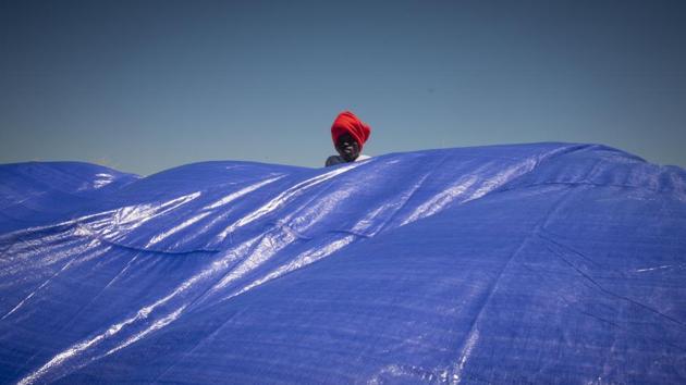 Migration has become a political issue in Spain since Socialist Prime Minister Pedro Sanchez took office in June and promptly agreed to accept two shiploads of asylum seekers denied entry by Italy.The main opposition conservative Popular Party (PP) accuses Sanchez’s approach of creating a “pull factor”, but the government points out that the rise in arrivals started more than a year ago. (Marcos Moreno / AP)