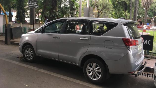 The police put a jammer on the corporator’s car.(HT Photo)