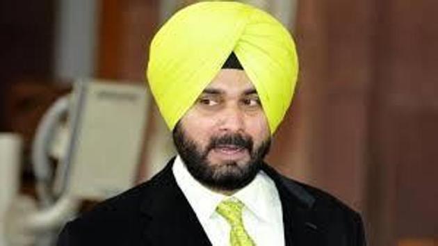 Navjot Singh Sidhu played one Test series against Imran Khan in 1989 towards the end of Khan’s cricket career.(HT File)