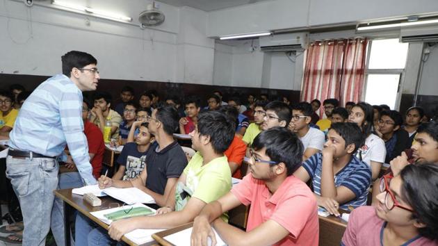 At 2,270 the highest number of students are enrolled for a PhD in Hindi.(HT File Photo)