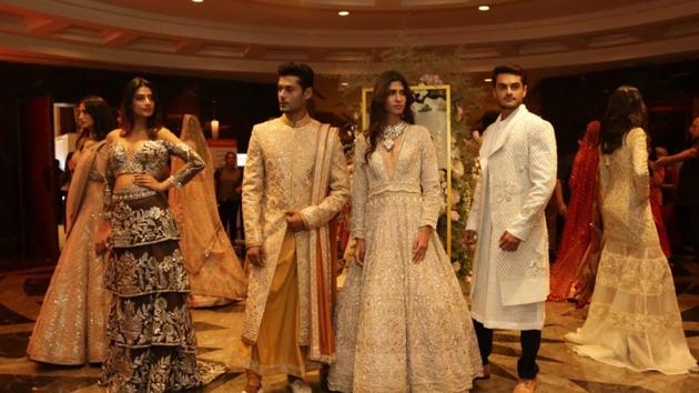 Models walk the ramp at sixth edition of Vogue Wedding Show 2018 in New Delhi. (IANS) Models walk the ramp at sixth edition of Vogue Wedding Show 2018 in New Delhi. (IANS)