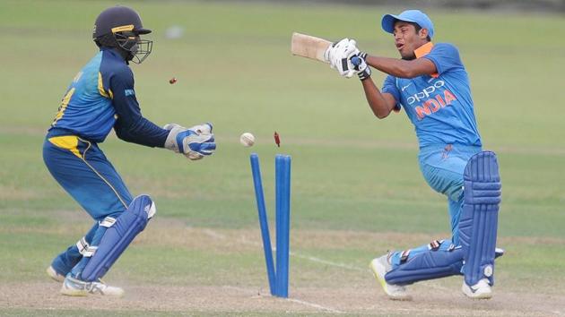 Chasing 221 for a win, the Indian team was placed at 181 for 5 at the end of 45 overs but they could not score the required 40 runs from the remaining five overs as they were all out for 213 in 49.3 overs. (Twitter: @OfficialSLC) Chasing 221 for a win, the Indian team was placed at 181 for 5 at the end of 45 overs but they could not score the required 40 runs from the remaining five overs as they were all out for 213 in 49.3 overs. (Twitter: @OfficialSLC)