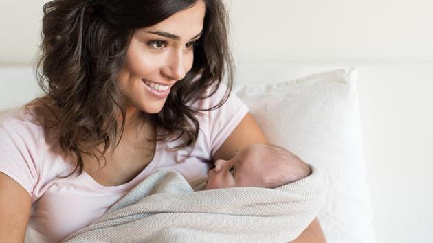 Breastfeeding babies for the first two years would annually save the lives of more than 8,20,000 children under the age five.(Shutterstock)