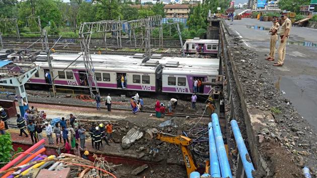 The pedestrian pathway of Gokhale Bridge collapsed on Andheri station on July 3.(HT File)