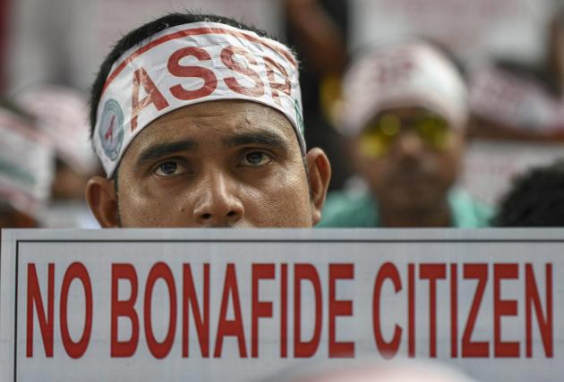 Asom Sankhayalghu Sangram Parishad (ASAP) member protests against an alleged exclusion of Indian Citizen from NRC at Jantar Mantar in New Delhi on August 4, 2018.(PTI)