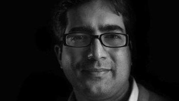 IAS officer Shah Faesal said the special provisions for J-K is not a threat to India’s integrity.(Twitter/@shahfaesal)