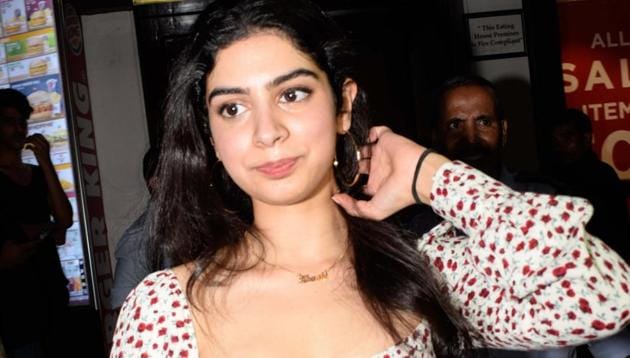Khushi Kapoor at her Friendship Day outing with her star kids’ friends in Mumbai. (Viral Bhayani) Khushi Kapoor at her Friendship Day outing with her star kids’ friends in Mumbai. (Viral Bhayani)