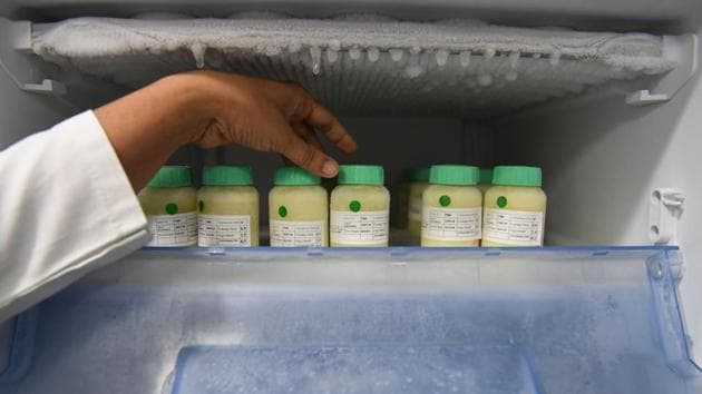 Roopam Gupta, a working mother, faced hostility when she started expressing milk for her six-month-old daughter in the car coming home from work. The driver “tried to put up covers inside the car,” Gupta told AFP. Her place of work though is helping to fight back -- the Fortis La Femme hospital, is home to Delhi’s first “milk bank” for mothers, set up in 2016 but still only one of a handful. (Sajjad Hussain / AFP) 