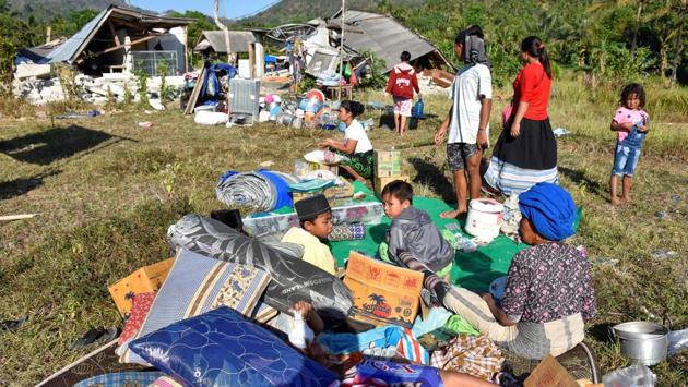 A tsunami warning frightened people and poured them out of their homes to move to higher ground, particularly in North Lombok and Mataram, the capital of West Nusa Tenggara province. (Ahmad Subaidi / Antara Foto / REUTERS) A tsunami warning frightened people and poured them out of their homes to move to higher ground, particularly in North Lombok and Mataram, the capital of West Nusa Tenggara province. (Ahmad Subaidi / Antara Foto / REUTERS)