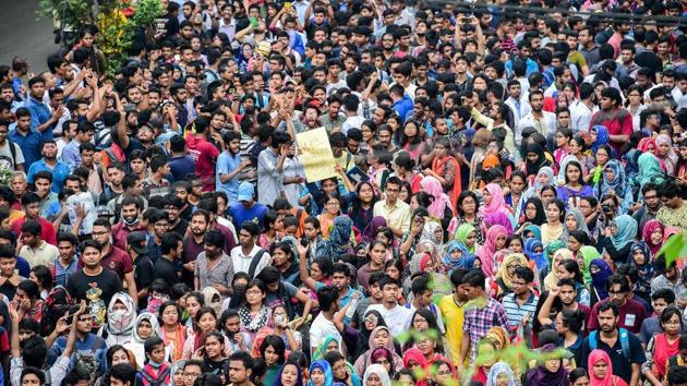 Bangladeshi students march along a street during a student protest in Dhaka.(AFP Photo) Bangladeshi students march along a street during a student protest in Dhaka.(AFP Photo)