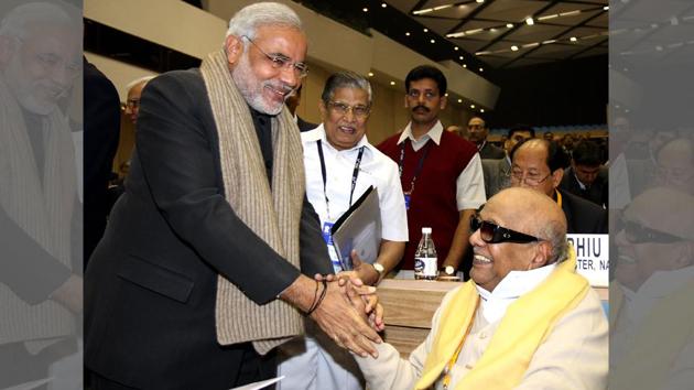 Photo of Narendra Modi with the former Tamil Nadu chief minister M Karunanidhi in 2007.(HT File Photo)