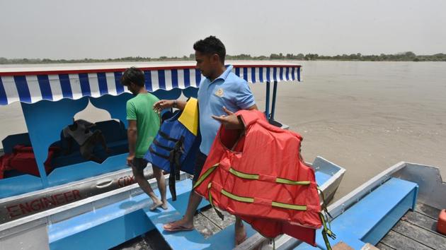 “it is just a job. Perhaps, it is also a morbid adventure, but a dangerous one: you never know what awaits you under water — a crevice or a pit or a snake,” says Intzaar. Sometimes police ask them to search for murder victims but bodies are never found where the accused say they threw them, “When we try to pull them out, the limbs come off and we have to dive again to get those out.” Intzaar adds. (Raj K Raj / HT Photo) 