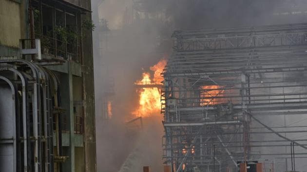 Boiler blast at BPCL mahul unit in which 43 works injured. (Vijayanand Gupta/HT Photo) Boiler blast at BPCL mahul unit in which 43 works injured. (Vijayanand Gupta/HT Photo)