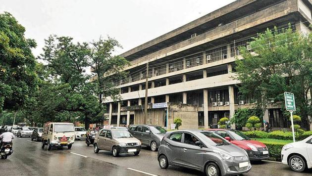 PU bans vechiles hostels