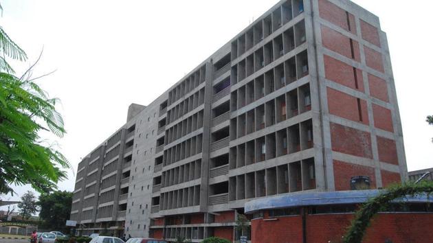 Following protests, PU authorities relaxed the timing by an hour, from 10pm to 11 pm. (HT File) Following protests, PU authorities relaxed the timing by an hour, from 10pm to 11 pm. (HT File)