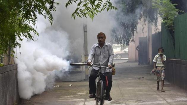 Apart from chikungunya, dengue cases have also been rising sharply in the city with 92 cases of suspected dengue registered with PMC’s health department in August so far, out of which seven have been confirmed with dengue. (HT FILE PHOTO) Apart from chikungunya, dengue cases have also been rising sharply in the city with 92 cases of suspected dengue registered with PMC’s health department in August so far, out of which seven have been confirmed with dengue. (HT FILE PHOTO)