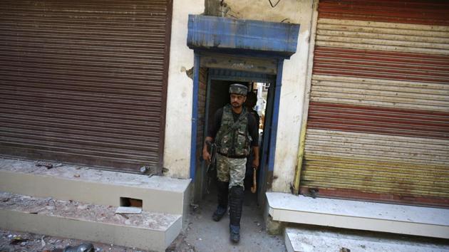 A gunfight started on Wednesday between the army and militants in the forest area of Rafiabad in Jammu and Kashmir’s Baramulla district, police said. Following specific information about militants, the army started a cordon and search operation. The hiding militants fired at the condoling forces triggering the encounter, a police source said. (Waseem Andrabi / HT File) A gunfight started on Wednesday between the army and militants in the forest area of Rafiabad in Jammu and Kashmir’s Baramulla district, police said. Following specific information about militants, the army started a cordon and search operation. The hiding militants fired at the condoling forces triggering the encounter, a police source said. (Waseem Andrabi / HT File)