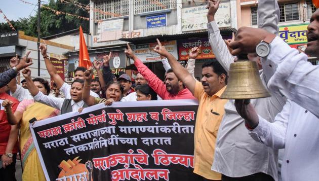 Members of Sakal Maratha Samaj protest in Pune on Thursday, August 2, 2018.(Sanket Wankhade / HT Photo) Members of Sakal Maratha Samaj protest in Pune on Thursday, August 2, 2018.(Sanket Wankhade / HT Photo)