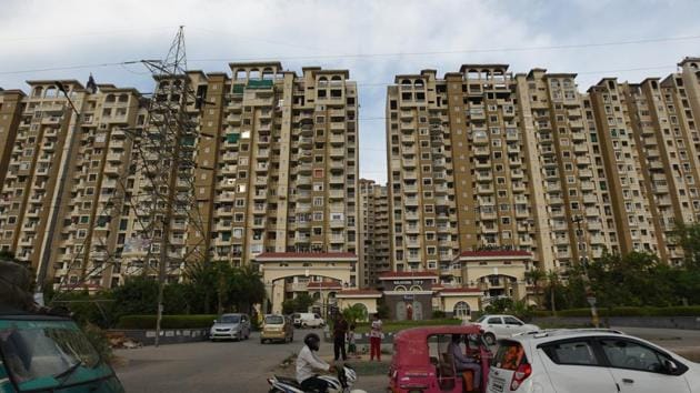 A view of Amrapali Silicon City at sector 76 in Noida. The Supreme Court on Wednesday plainly warned Amrapali Group asking them not to play smart with the court or they will be rendered homeless.(Virendra Singh Gosain/HT PHOTO) A view of Amrapali Silicon City at sector 76 in Noida. The Supreme Court on Wednesday plainly warned Amrapali Group asking them not to play smart with the court or they will be rendered homeless.(Virendra Singh Gosain/HT PHOTO)