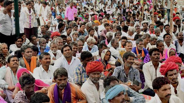 Silicosis patients from nine districts of Rajasthan attend a public hearing in Jaipur on Wednesday.(HT Photo) Silicosis patients from nine districts of Rajasthan attend a public hearing in Jaipur on Wednesday.(HT Photo)