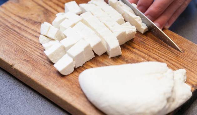 Paneer has little carbs and fat, making it a perfect option for weight loss. Paneer has little carbs and fat, making it a perfect option for weight loss.