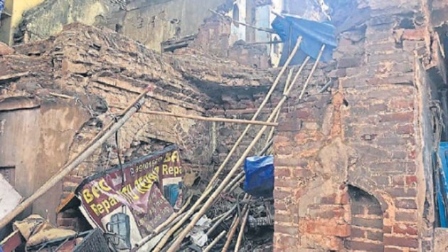 The ruins of a haveli in Gurugram’s Sadar Bazar.(HT Photo)