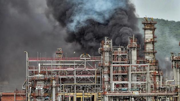 Smoke rises out of fire which broke out after a blast at BPCL Mahul refineries, in Mumbai on Wednesday, Aug 8, 2018. (PTI) Smoke rises out of fire which broke out after a blast at BPCL Mahul refineries, in Mumbai on Wednesday, Aug 8, 2018. (PTI)