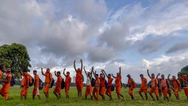 The group of kanwariyas used baseball bats, hockey sticks and stones to smash the Hyundai i10 car on the busy Najafgarh Road, barely 300 metres from Moti Nagar police station. (PTI/Picture for representation) The group of kanwariyas used baseball bats, hockey sticks and stones to smash the Hyundai i10 car on the busy Najafgarh Road, barely 300 metres from Moti Nagar police station. (PTI/Picture for representation)