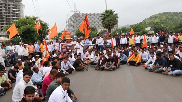 In a strongly-worded press note, the forum for IT employees (FITE - Maharashtra) has expressed sharp disappointment with IT companies in Pune keeping their establishments open on Thursday and “risking life of IT employees” during the protests. (HT Photo) 